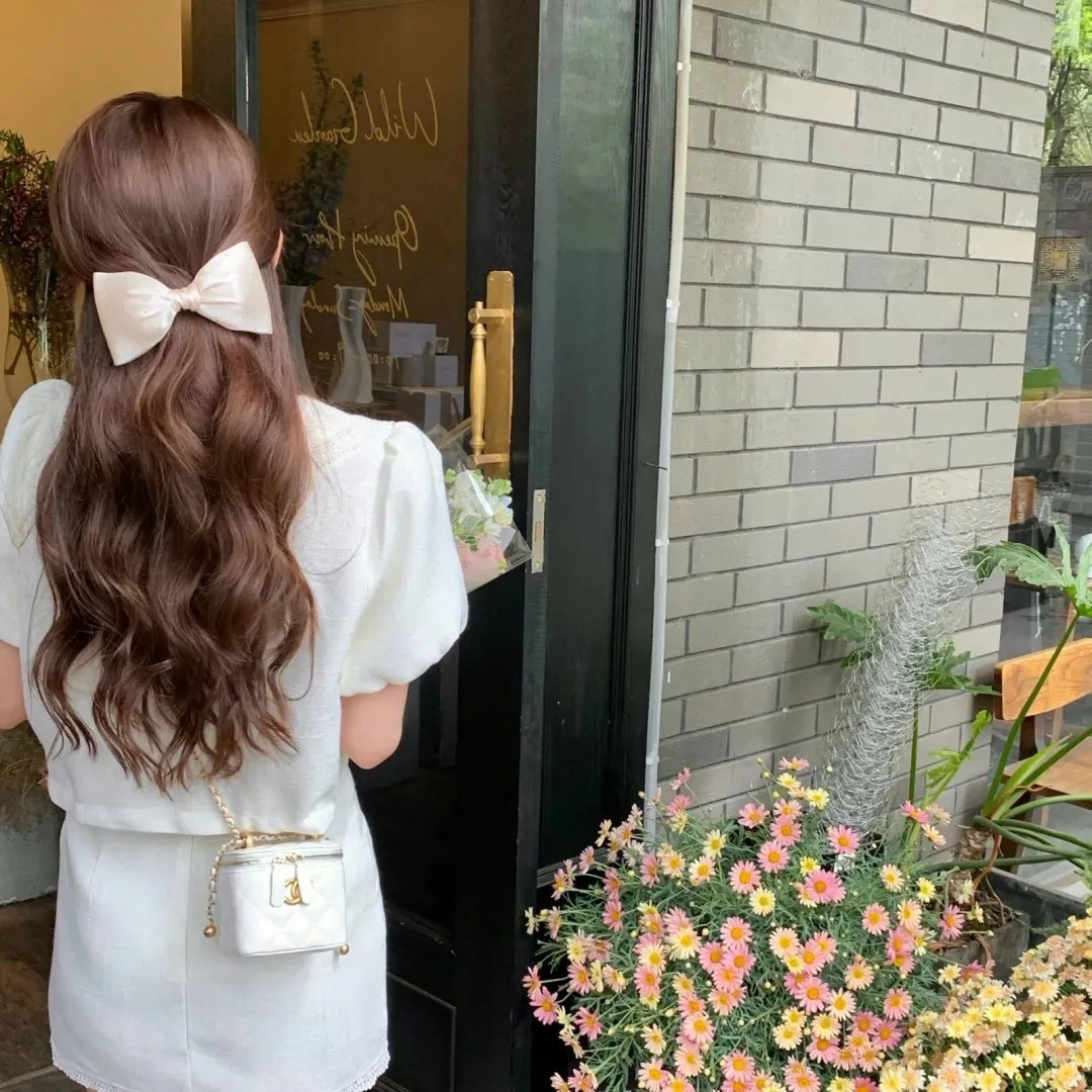 情挑玉女心